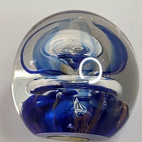 Dynasty Gallery Art Glass Paper Weight Cobalt Blue Copper Clear Bubble Ring 2.5" - Picture 6 of 7